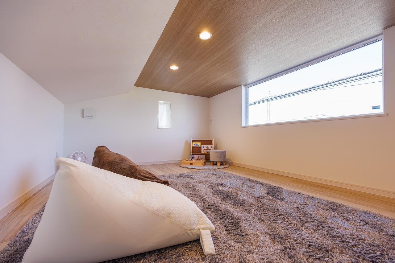 6帖の小屋裏部屋